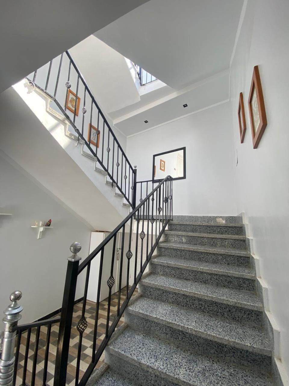 Villa Golden Life Apartments, New Property With Pool Access 樂蜀 外观 照片