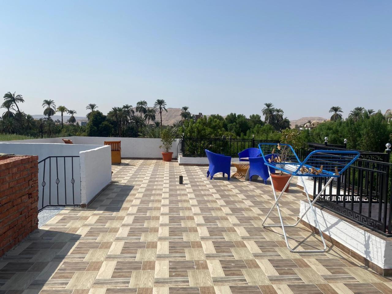 Villa Golden Life Apartments, New Property With Pool Access 樂蜀 外观 照片