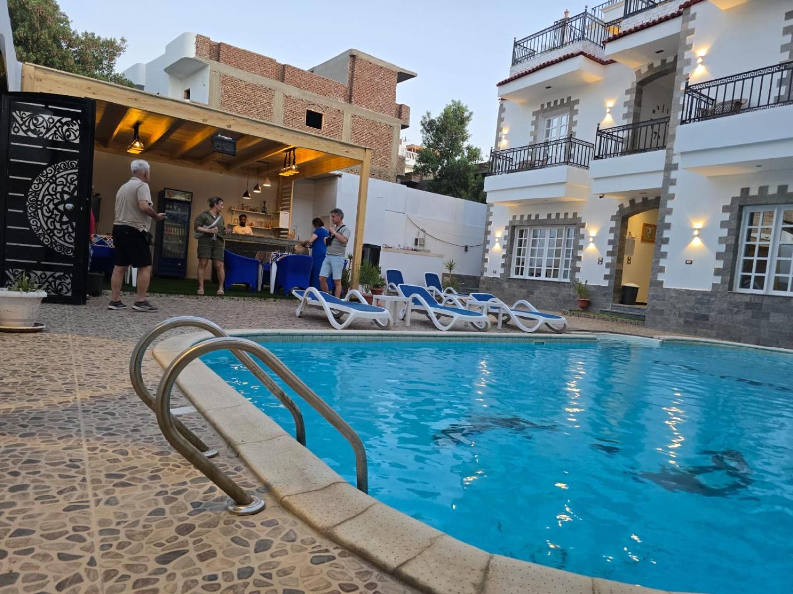 Villa Golden Life Apartments, New Property With Pool Access 樂蜀 外观 照片