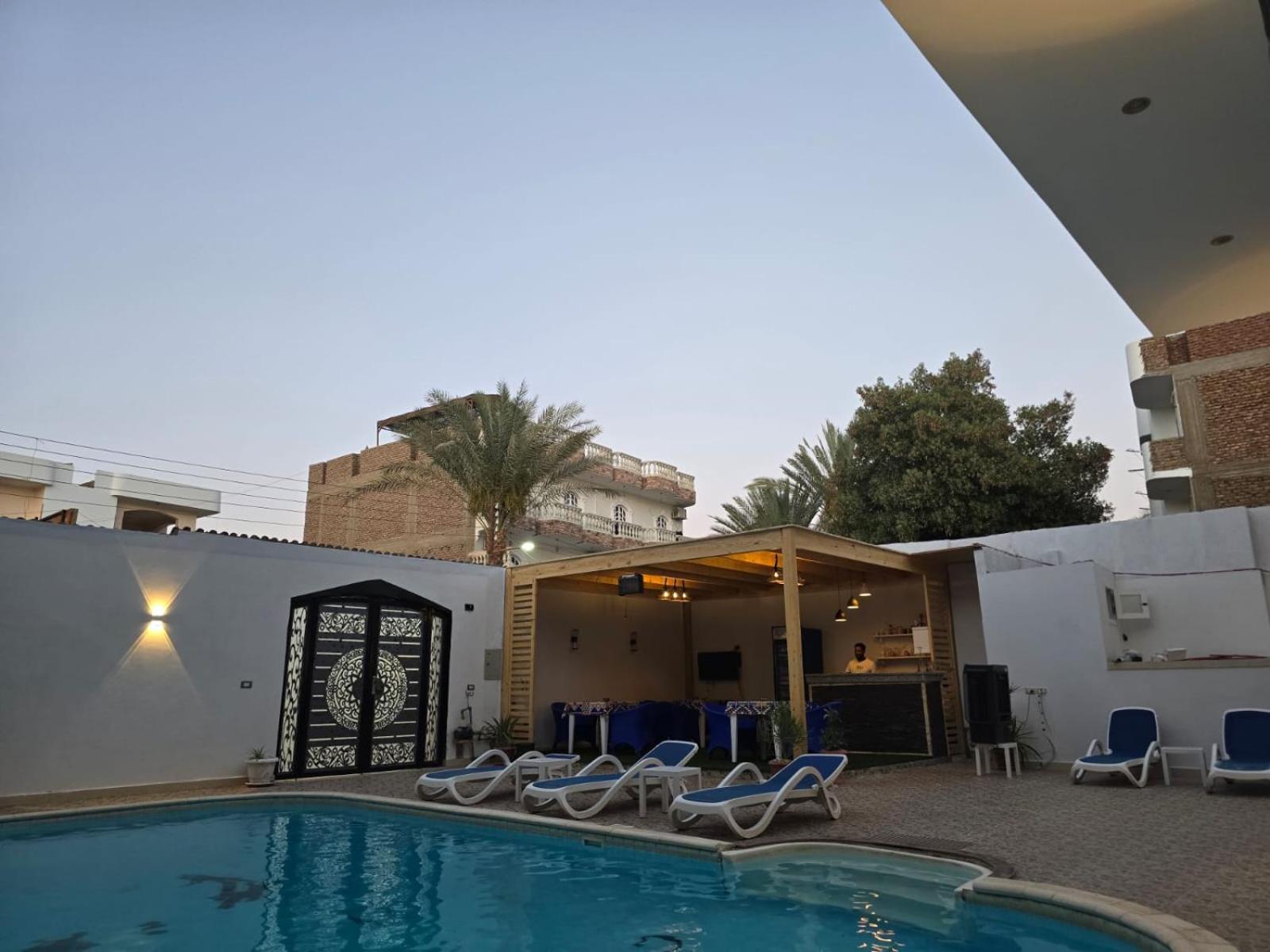 Villa Golden Life Apartments, New Property With Pool Access 樂蜀 外观 照片